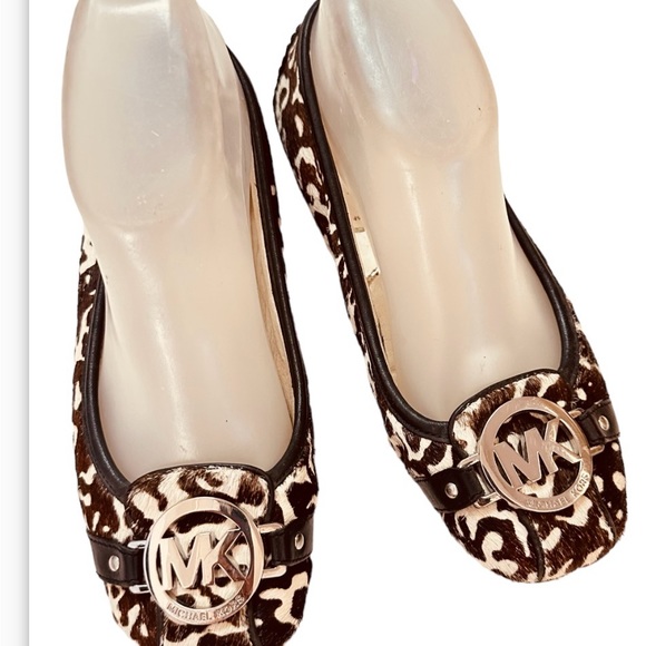 MK LOGO MICHAEL KORS  Animal Print Black White Brown LEATHER FLATS Size 6 M - Picture 2 of 12